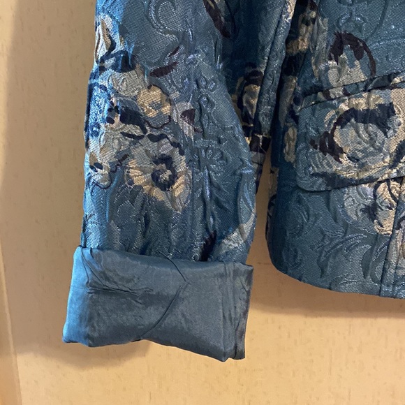 Floral Jacket - Picture 3 of 11